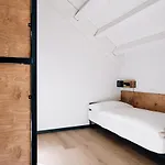 Alaia Hostel *