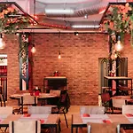 Hostel Alaia